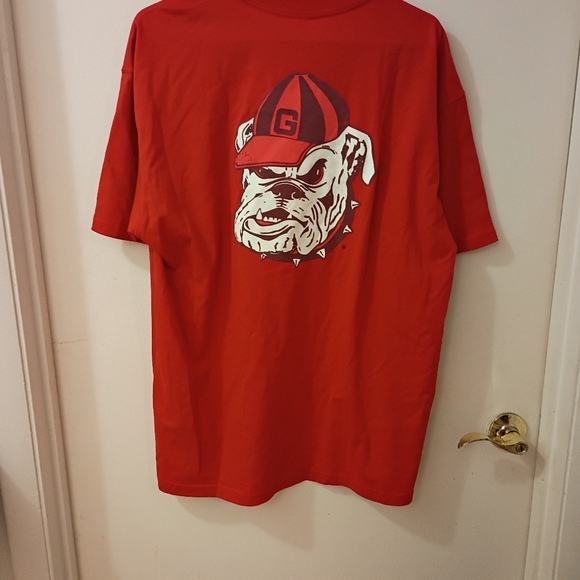 Classic Georgia Bulldogs Red Nike T-shirt. Perfect for Game Day. - Picture 4 of 5